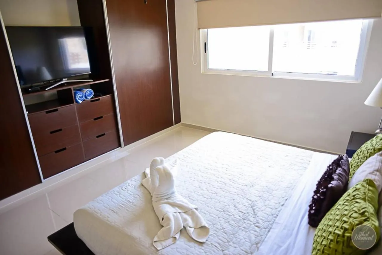 3 Bedroom Penthouse With Private Rooftop + Jacuzzi, Pool, Gym & Beach Club, Sabbia Playa del Carmen Holiday home