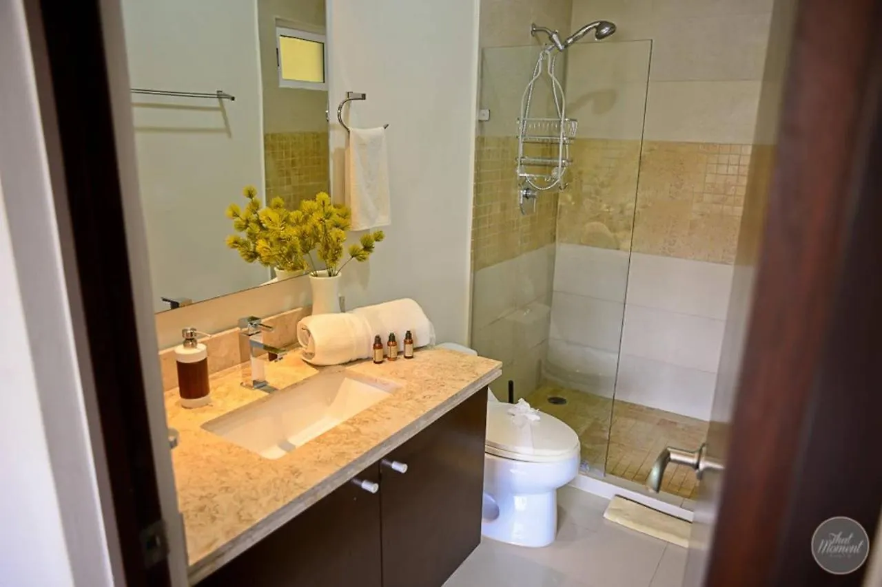 3 Bedroom Penthouse With Private Rooftop + Jacuzzi, Pool, Gym & Beach Club, Sabbia Playa del Carmen Holiday home