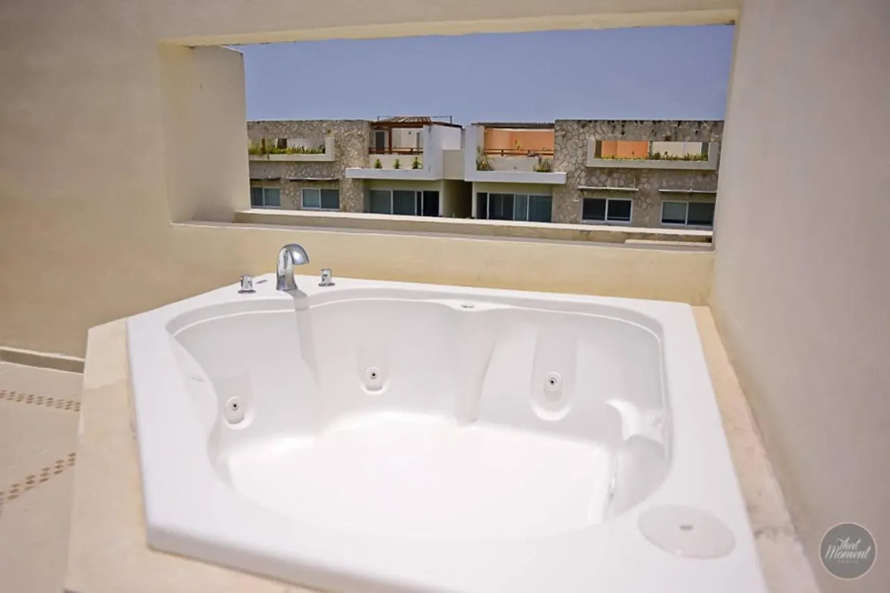 Holiday home 3 Bedroom Penthouse With Private Rooftop + Jacuzzi, Pool, Gym & Beach Club, Sabbia Playa del Carmen Mexico