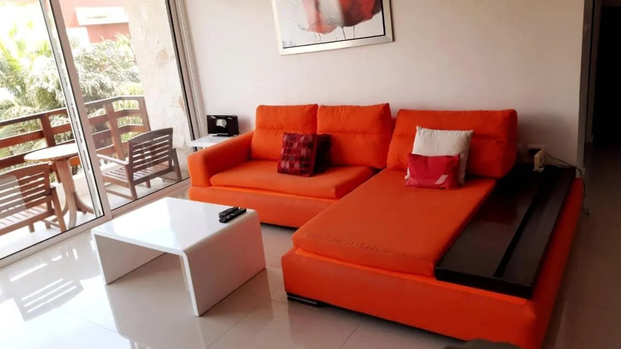 3 Bedroom Penthouse With Private Rooftop + Jacuzzi, Pool, Gym & Beach Club, Sabbia Playa del Carmen Holiday home